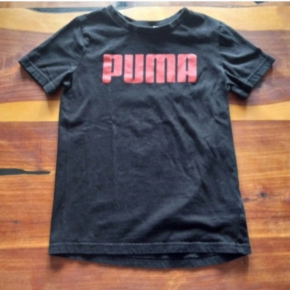 Puma Logo Black Red Short Sleeve Graphic Tee Boys S (7/8)